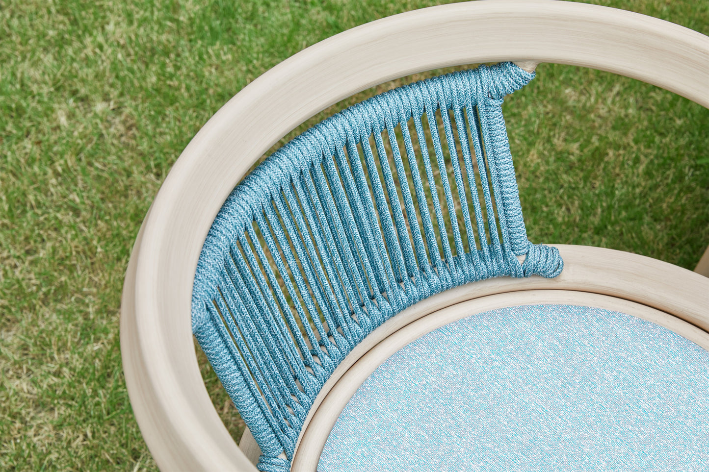 COMEDOR OVALADO CON 6 SILLAS TAPIZ AZUL (3270RE)